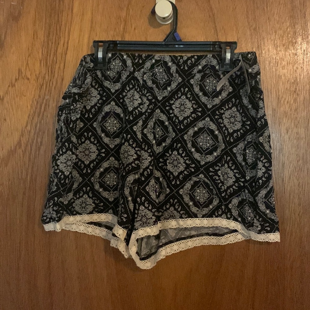 Patterned shorts